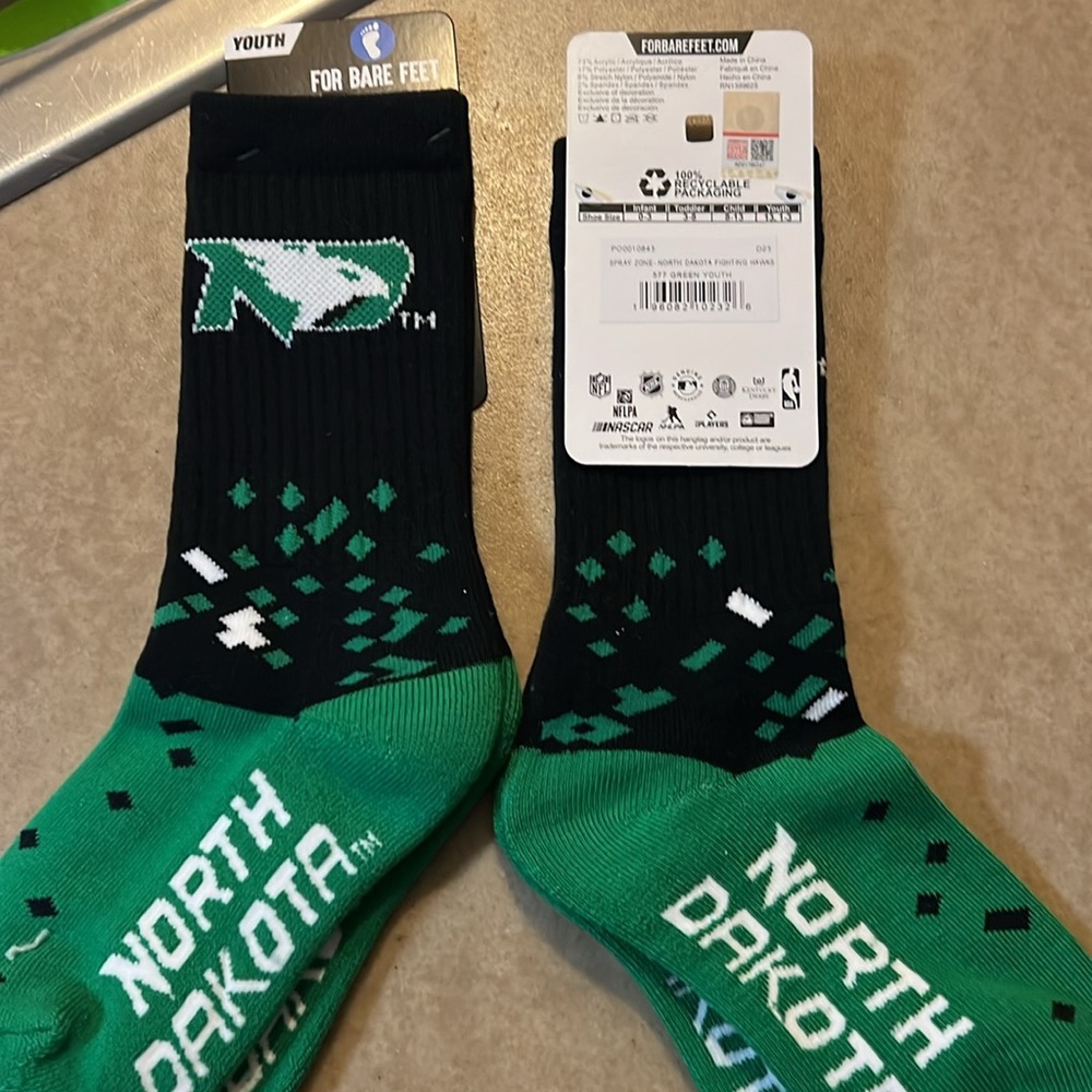 North Dakota Youth Socks - Black and Green